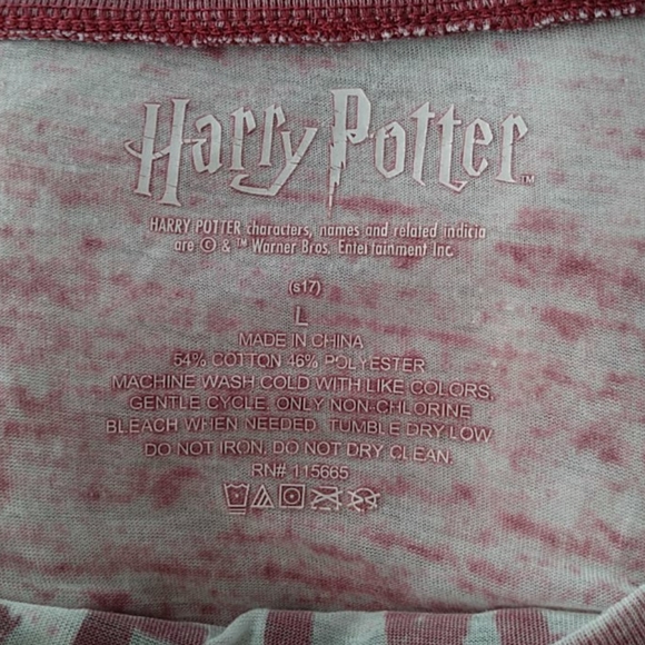 Gryffindor Burgundy T-shirt - Picture 4 of 12